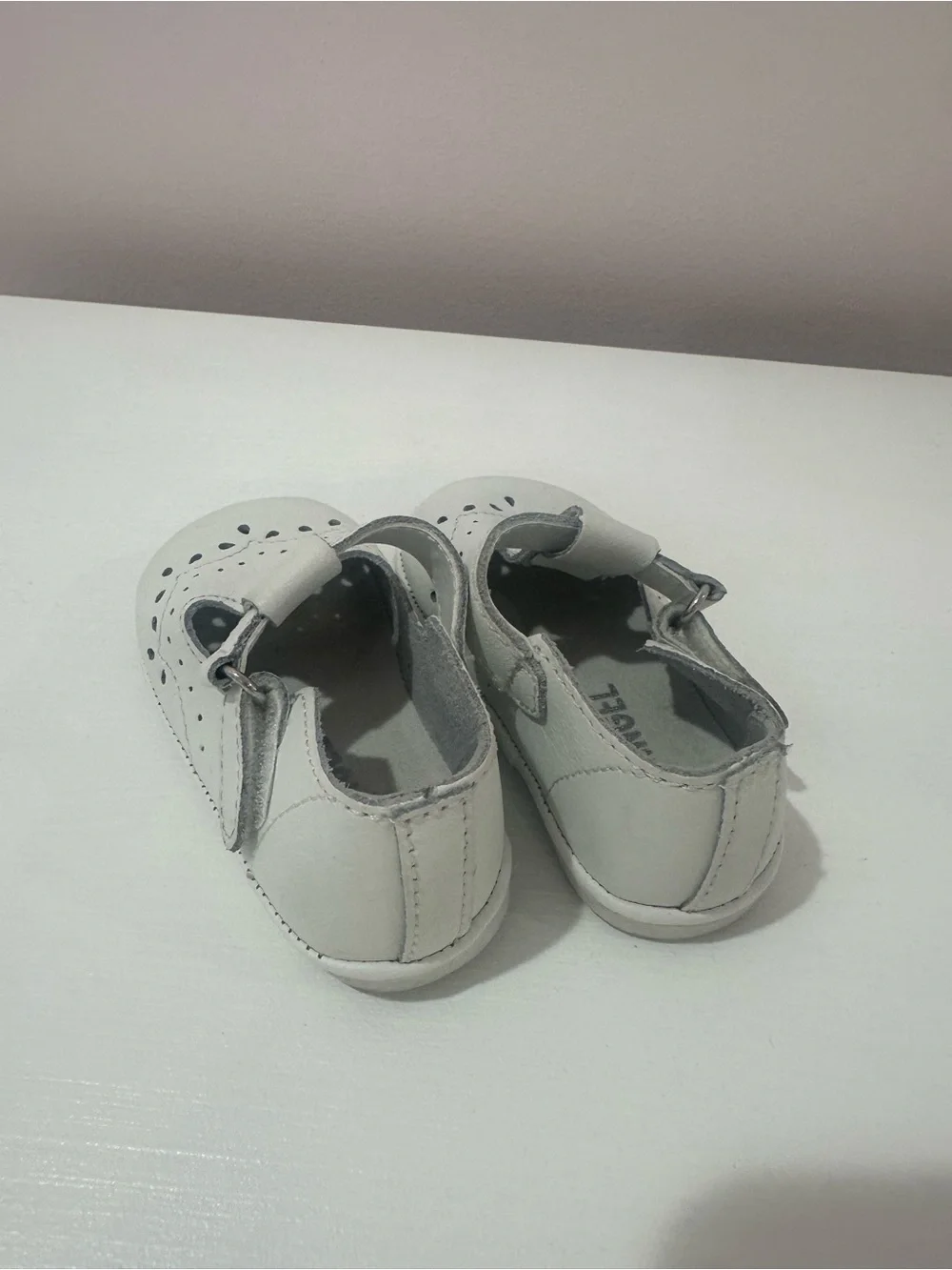 Angel L’amour white baby girl shoes size 2